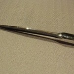 ラ メゾン ドゥ グラシアニ - カトラリー「ラギオールのミツバチをイメージした新作」