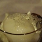 ラ メゾン ドゥ グラシアニ - プレデセール　柿をオレンジで溶かした「フルーツのコンポート」