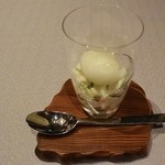 ラ メゾン ドゥ グラシアニ - プレデセール　柿をオレンジで溶かした「フルーツのコンポート」