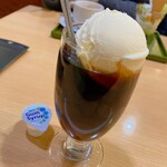清月堂本店 - コーヒーフロート(935円)