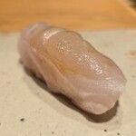 すしやのたい悟 - 白甘鯛の昆布〆