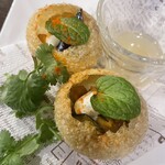 Gop - 揚げナスとひよこ豆のパニプリ！まさかインド(^^) 柑橘系調味料投入ひと口パクリ！　カレー店の物とは全く違う味わい