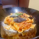 Gop - 麻婆ポロネーゼ。幅20ミリ！もはやラザニア！コレはもう少し麻婆寄りの味付けだったらと贅沢な望み