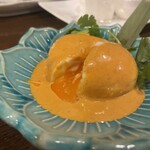 Gop - ウフッ　と笑ってる様に見えませんか？　黄身とソースが一体化してもはや芸術作品です