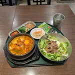 チェゴヤ - スンドゥブとプルコギサラダ丼セット 1680円