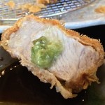 とんかつ いわい - 最後はやっぱり醤油と茎山葵でジュワと食べる！（2014.12）