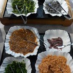 Burizu Bei Hoteru - 塩昆布、茎ワカメやイカ塩辛、鮭フレークなど