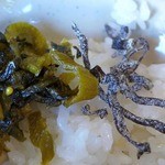 Burizu Bei Hoteru - 高菜漬、塩昆布はご飯にのせてみました