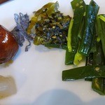 Burizu Bei Hoteru - 肉団子に茎ワカメ、高菜漬、塩昆布