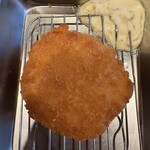 大衆酒場こいさご - エビカツ300円、揚げたて熱々カリカリ
