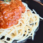 シャンティ - 小麦の風味を感じられる、コシのあるモチモチ中太麺。