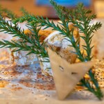 鎌倉 北じま - 2026.2 お稲荷さん（小柱、ケシの実、胡麻入り）狐を模った大根添え