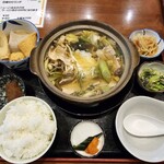 津軽三味線ライブ あいや - 日替わりランチ肉鍋　850円
