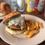 バーガーマニア 恵比寿店 - ブルーチーズバーガー