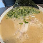 久留米ラーメン 麺や たにがわ - スープたっぷりで飲み干せないw