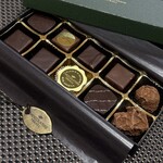 ショコラトリータカス 覚王山店 - ボンボンショコラ