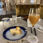 明治安田CAFE 丸の内 - 