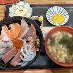市場食堂 よし - 