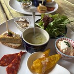 スパニッシュバル＆カフェ ニュートラル - 