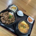 カルビ丼・スン豆腐専門店 三肉屋 - 