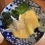 大衆酒場こいさご - 小肌ぬた350円、ワカメも気を抜かない姿勢◎