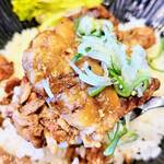 J.B.B F'st - 牛すじ丼（アップ）