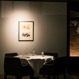 築100年の歴史ある一軒家で、美しい中庭を眺めながら優雅に