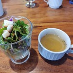 Wands.3 - 料理写真:セットのサラダとスープ