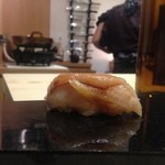 鮨 心白 - 【握り】鰤（活け締め放血神経抜き、福井）（2015.01.13）