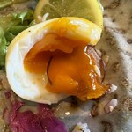 カフェ ダイニング バー ラフ - ポーチドエッグ