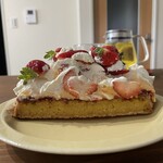 パティスリー リョーコ - 断面。タルトの香りだいすき