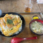 とん亭 - 料理写真:カツ丼 920円、ご飯大盛り+180円
