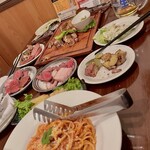 シュラスコ 肉寿司食べ放題 夜景肉バル サルーテジャポン 渋谷店 - 