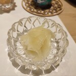 鮨あら井 - ガリ