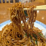 香港麺 新記 三宿本店 - 極細コシ強の“香港麺”で作った焼きそば