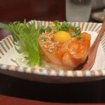 旬菜処 びいどろ - セーイカのコク旨自家製ラー油たれユッケ