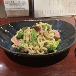 旬菜処 びいどろ - 菜の花と沖縄そばペペロンチーノ