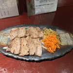 旬菜処 びいどろ - 琉球イノシシの島胡椒ピパーチ焼き