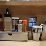 煮干そば 流。 - お酢を入れて味変どうぞ。