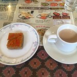 インド料理 パリワル - 上品な甘さのスジカハルワをチャイと一緒にいただく至福のデザートタイム