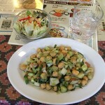 インド料理 パリワル - チャナサラダ(¥540)とセットのサラダ