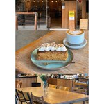 グッドマンロースター KYOTO - フラットホワイト、キャロットケーキ