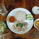 バンコク ピーナッツ食堂 - セット全体