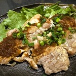 葵屋 - 「鶏もも肉一枚揚げ」