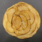 プラス ドゥ パスト - 料理写真:2026.02.06 (金)    りんごのタルト　843円（税込）