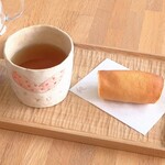 ごんの贈り物 - 料理写真:あんまきとほうじ茶