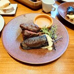 on A TABLE - 牛サガリのチャコールグリル　￥2500