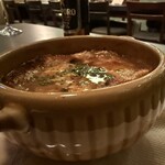 HASSO - 興部富田ファームジャパンブルーチーズを使ったオニオングラタンスープ