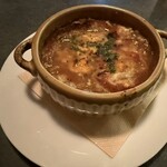 HASSO - 興部富田ファームジャパンブルーチーズを使ったオニオングラタンスープ