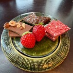 ザ タヴァン グリル＆ラウンジ - 